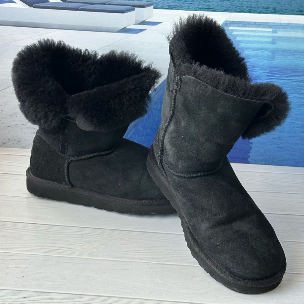 UGG Black Bailey Button Boots Sz 7